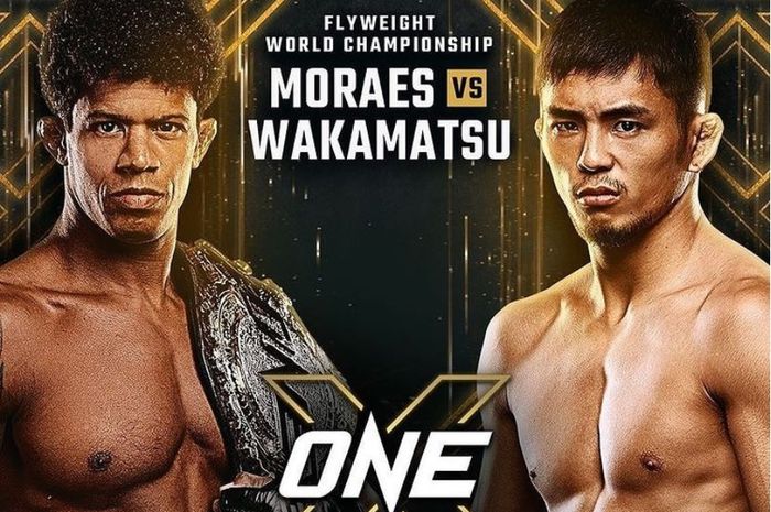 Laga perebutan sabuk juara kelas terbang ONE Championship antara Adriano Moraes melawan Yuya Wakamatsu di ajang ONE X, Sabtu (26/3/2022) di Singapore Indoor Stadium. 