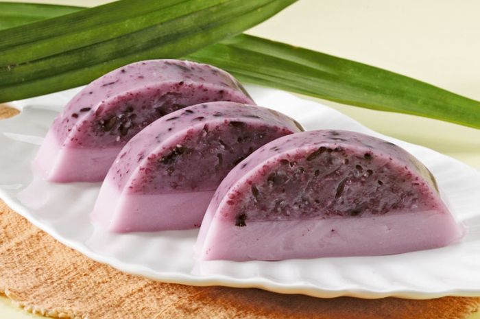 Tampilan puding ketan harum, sajian untuk buka puasa Ramadhan
