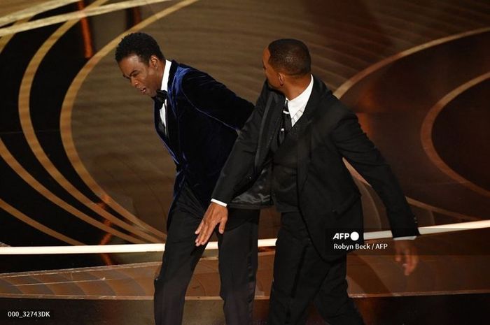 Kehebohan di panggung Oscar 2022 antara WIll Smith dan Chris Rock.