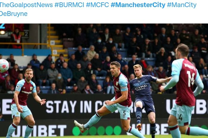 Manchester City sukses kembali ke puncak klasemen Liga Inggris 2021-2022, setelah sukses mengalahkan Burnley 2-0.
