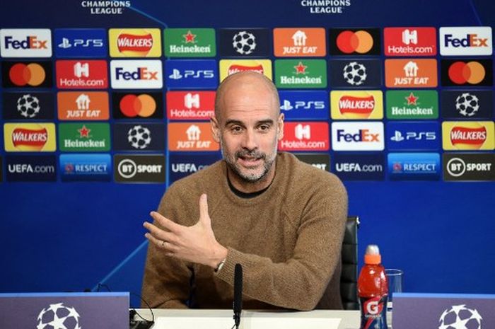 Pelatih Manchester City, Pep Guardiola, berbicara dalam konferensi pers di City Football Academy, Manchester, Inggris, 8 Maret 2022.