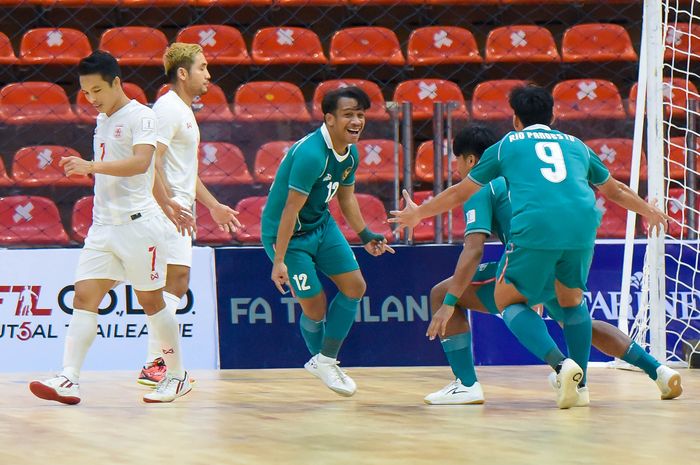 Ekspresi saat Ardiansyah Runtuboy mencetak gol ketiga Indonesia di Semifinal Piala AFF 2022 lawan Myanmar di Stadion Indoor Huamark, Bangkok (8/4/2022).