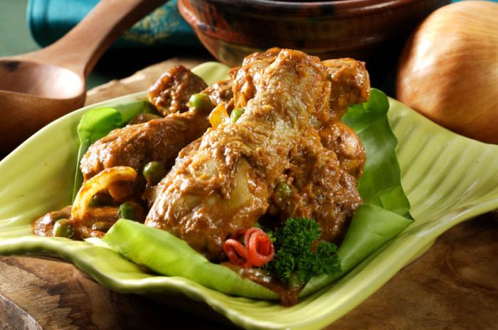 Sajian gulai ayam lemak