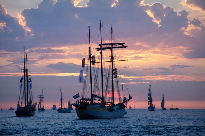 7 Faktor Penyebab Kebangkrutan VOC, Mulai dari Persaingan hingga