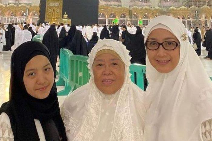 Innalillahi Wa Innailaihi Rojiun, Artis Cantik Ini Kehilangan Sosok
