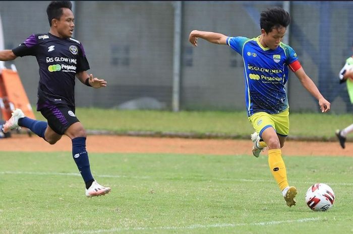Pemain baru Persib Bandung, Arsan Makarin saat membela Bandung United.