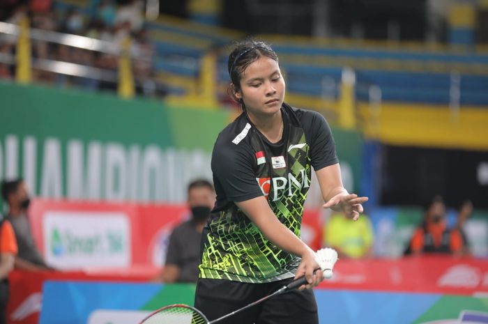 Aksi tunggal putri Indonesia, Komang Ayu Cahya Dewi, pada babak 16 besar Kejuaraan Asia 2022 di Muntinlupa Sports Complex, Manila, Filipina, Kamis (28/4/2022).