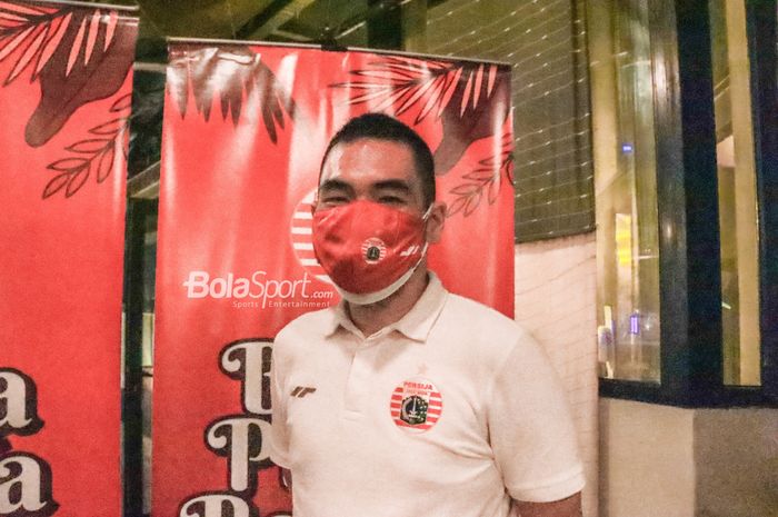 Wakil Presiden Persija, Ganesha Putera, nampak sumringah saat ditemui di Hotel Monopoli, Kemangm Jakarta Selatan, 29 April 2022.