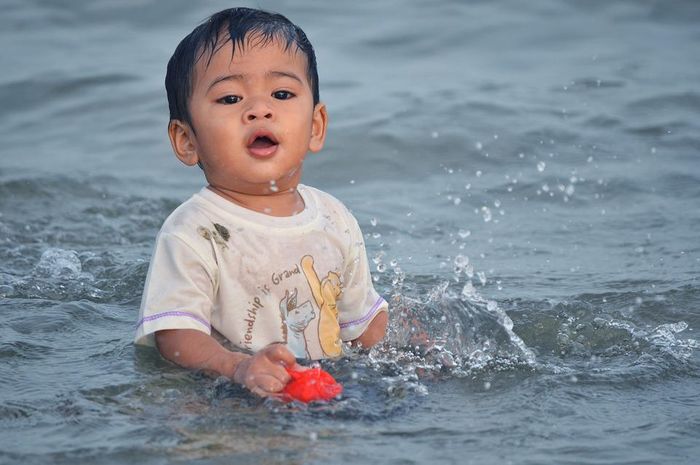 ¿Pueden los niños nadar en el océano?  Estas son las condiciones seguras para invitar a su hijo a nadar en público: todos los lados