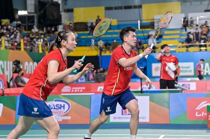Ganda campuran China, Zheng Siwei/Huang Yaqiong berhasil meraih medali emas di Kejuaraan Asia 2022.