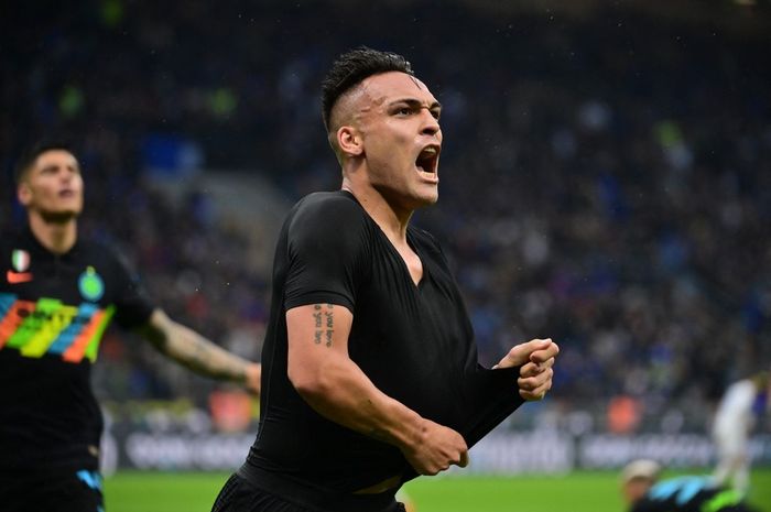 Lautaro Martinez mencetak dua gol sekaligus membawa Inter Milan berbalik unggul 3-2 Empoli pada giornata ke-36 Liga Italia 2021-2022.