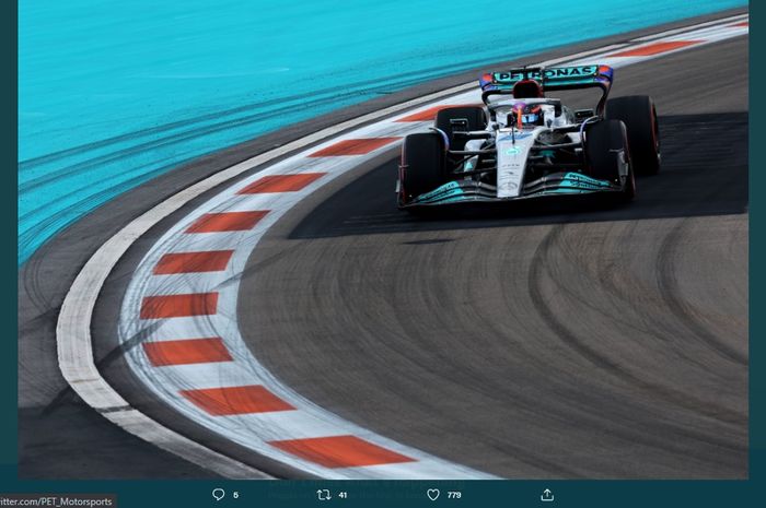 Pembalap Mercedes, George Russell, memuncaki sesi latihan bebas kedua F1 GP Miami di Miami International Autodrome, Florida, Amerika Serikat, 6 Mei 2022.