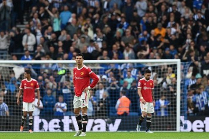 Reaksi Cristiano Ronaldo dkk usai Manchester United dibabat Brighton &amp; Hove Albion di laga Liga Inggris pekan ke-36, Sabtu (7/5/2022).