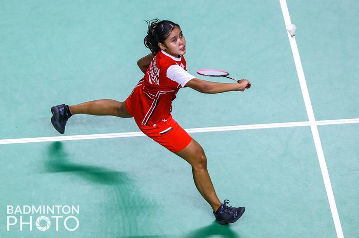 Pemain tunggal putri Indonesia, Bilqis Prastista, saat menghadapi Yaelle Hoyaux pada partai kelima Indonesia vs Prancis di babak penyisihan Grup A Uber Cup 2022 yang digelar di Impact Arena, Bangkok, Thailand, 8 Mei 2022.