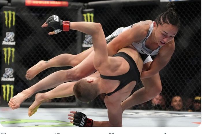 Pertarungan Rose Namajunas vs Carla Esparza di UFC 274, Minggu (8/5/2022) WIB di Phoenix, Amerika Serikat. yang menurut Chael Sonnen perlu diulang.