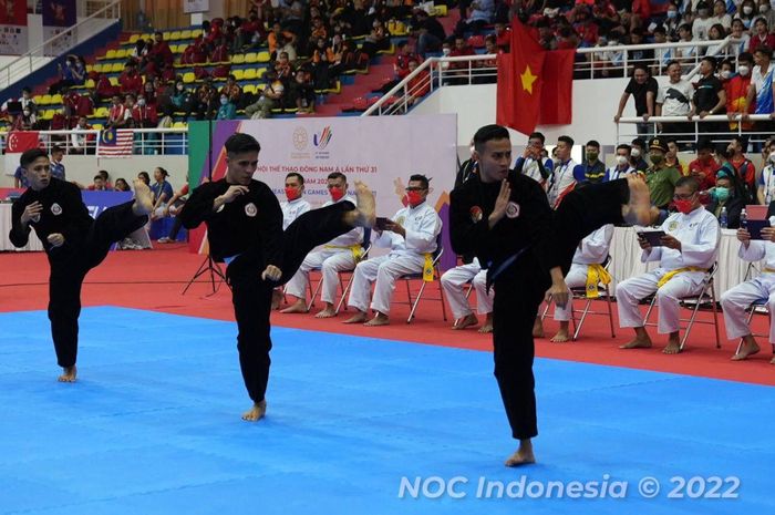 Pencak silat Indonesia nomor beregu, Anggi Faisal Mubarok/Asep Yuldan Sani/Nunu Nugraha meraih perak pada final SEA Games 2021 Vietnam, Rabu (11/5/2022).