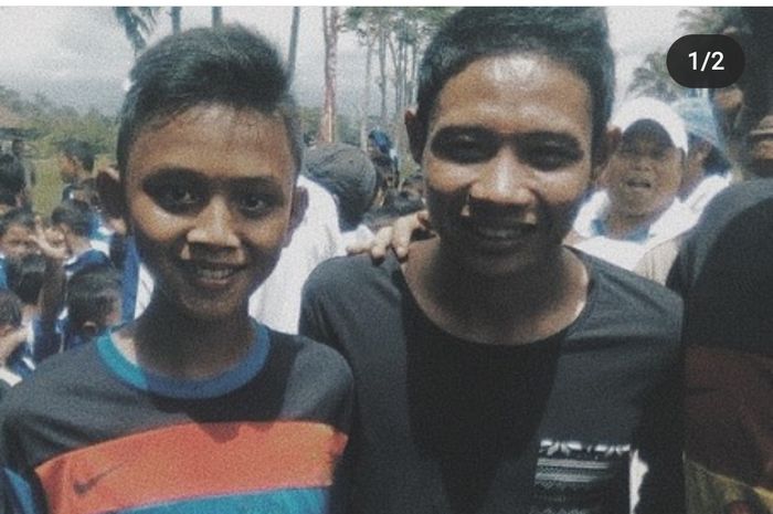 Pemain Arema FC Achmad Figo dan Evan Dimas waktu foto bersama 9 tahun lalu