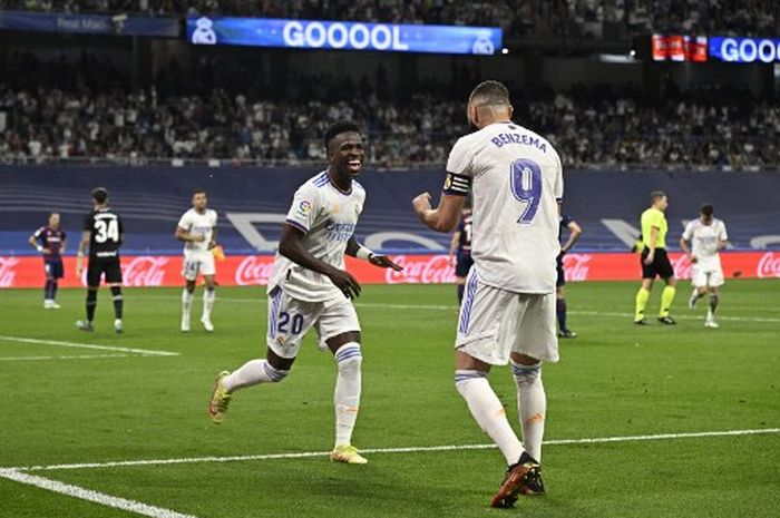 Winger Real Madrid, Vinicius Junior, langsung menirukan gaya khas Cristiano Ronaldo usai mengukir hattrick bareng Los Blancos.