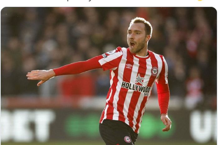 Christian Eriksen ketika bermain bersama Brentford di Liga Inggris 2021-2022.