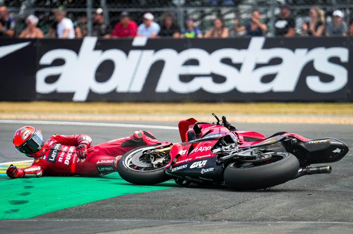 Kecelakaan yang dialami pembalap Ducati, Francesco Bagnaia pada MotoGP Prancis 2022, Minggu (15/5/2022)