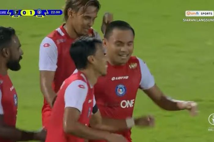 Saddil Ramdani membukukan 2 assist dalam kemenangan Sabah FC atas Penang FC dengan skor 4-2 dalam lanjutan Liga Super Malaysia di Stadion Bandar Raya, Selasa (17/5/2022) malam WIB.