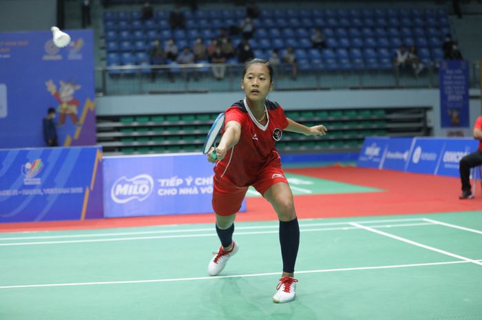 Tunggal putri Indonesia, Putri Kusuma Wardani, saat tampil melawan Pornpawee Chochuwong di laga final kejuaraan beregu nomor putri SEA Games 2021 di Bac Giang Gymnasium, Rabu (18/5/2022).