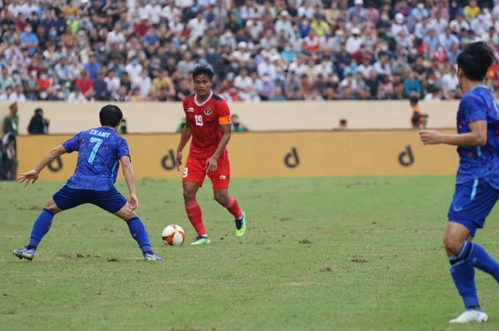 Fachrudin pada laga timnas U-23 Indonesia vs Thailand di semifinal SEA Games 2021, Stadion Thi&ecirc;n Trường, Kamis (19/5/2022).