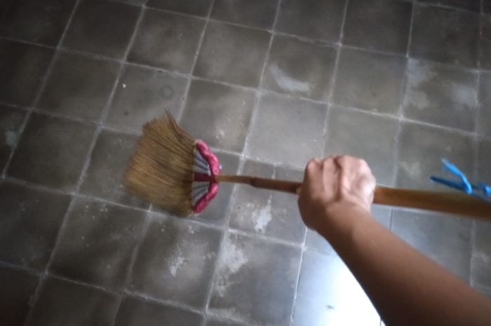 Ilustrasi rumah terendam banjir