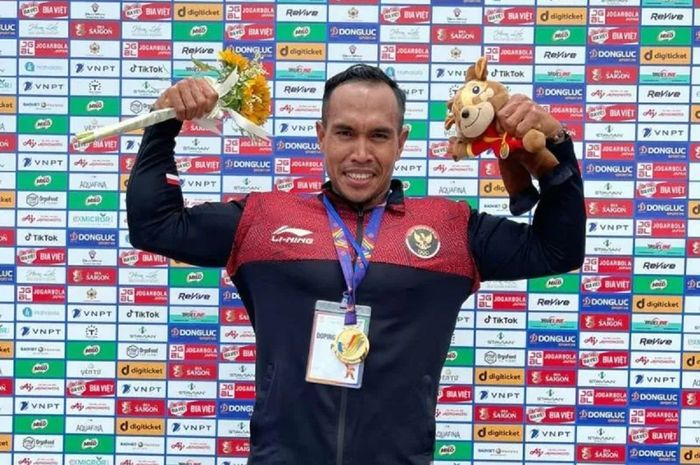 Anwar Tarra sumbangkan emas di ajang SEA Games 2021 nomor kano empat putra 500 meter