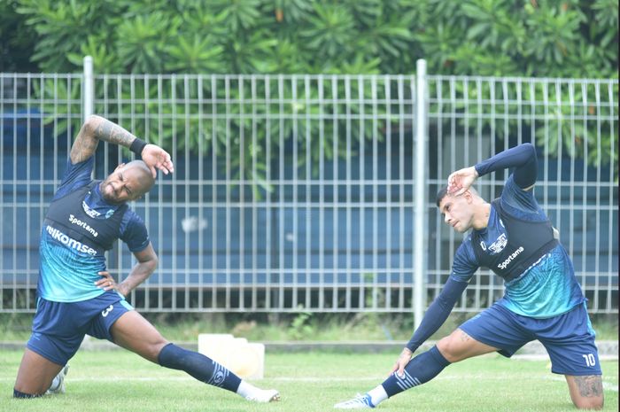Dua pemain asing Persib Bandung Ciro Alves dan David da Silva sudah bergabung dalam latihan pada Kamis (26/5/2022).