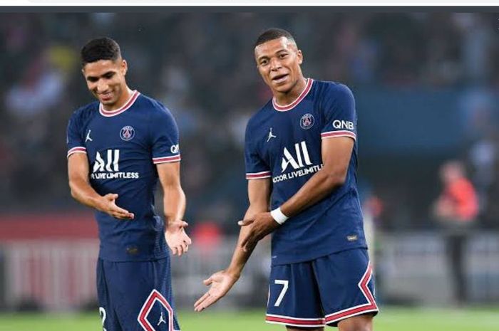 Selebrasi dua pemain Paris Saint-Germain, Achraf Hakimi dan Kylian Mbappe