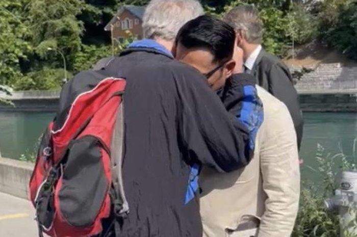 Pertama Kali Bertemu Sosok yang Selamatkan Adik Emmeril Kahn, Begini