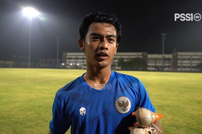 Pratama Arhan saat mengikuti latihan bersama timnas Indonesia di Stadion SIdolig, Bandung, Senin (30/5/2022).