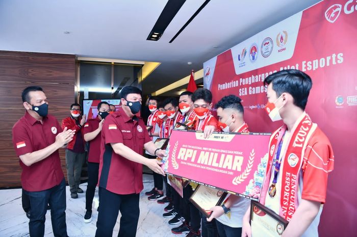 Ketua Umum PBESI memberikan bonus Rp 1 miliar ke timnas Esports Indonesia yang berprestasi di SEA Games 2021
