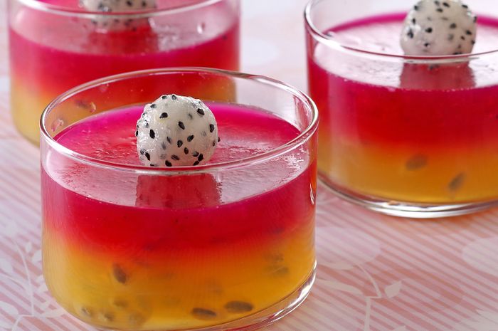 Hidangan puding markisa buah naga untuk Hari Ibu
