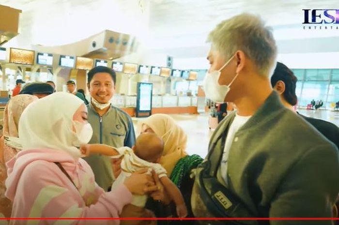 Momen Lesti Kejora titipkan sang anak pada mertua