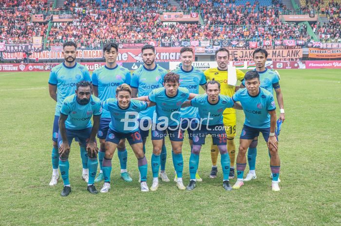 Skuat Sabah FC (skuad Sabah FC) sedang berfoto tim di Stadion Patriot Candrabhaga, Bekasi, Jawa Barat, 5 Juni 2022.