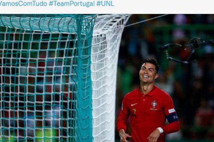 Cristiano Ronaldo merayakan golnya ke gawang Swiss dalam laga UEFA Nations League 2022-2023.