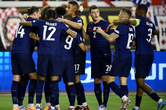 Para pemain timnas Prancis merayakan kemenangan atas Kroasia dalam laga UEFA Nations League 2022-2023.