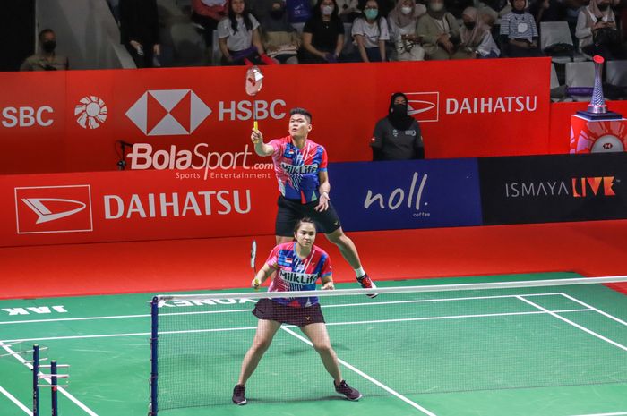 Pasangan ganda campuran Indonesia, Praveen Jordan/Melati Daeva Oktavianti melaju ke babak 16 besar Indonesia Open 2022.