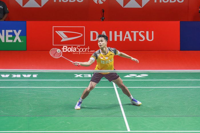 Atlet bulu tangkis tunggal putra Indonesia, Anthony Sinisuka Ginting (Anthony Ginting) membalaskan dendamnya atas Kunlavut Vitidsarn di Indonesia Masters 2022.