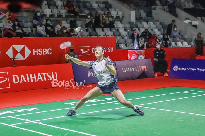 Pebulutangkis tunggal putri Jepang, An Se Young, sedang bertanding di Istora Senayan, Jakarta, 8 Juni 2022.