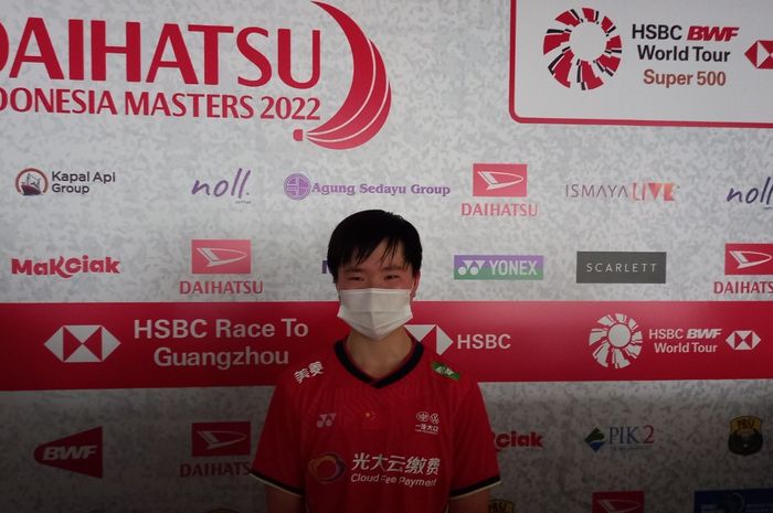 Tunggal putri asal China, He Bing Jiao, usai mengalahkan Putri Kusuma Wardani pada babak 32 besar Indonesia Masters 2022 di Istora Senayan, Jakara, Rabu (8/6/2022).