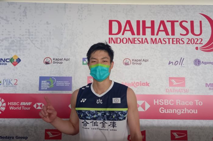 Tunggal putra asal Taiwan, Chou Tien Chen, usai menang atas Lee Cheuk Yiu (Hong Kong) pada babak 16 besar Indonesia Masters 2022 di Istora Senayan, Jakarta, Kamis (9/6/2022).