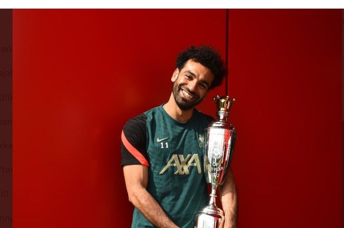 Mohamed Salah memenagkan PFA Player of the year