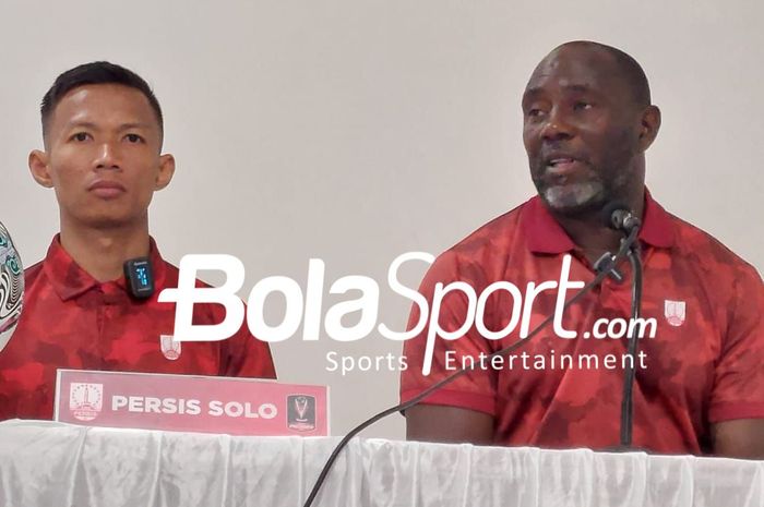 Eky Taufik dan Jacksen F Tiago saat konferensi pers jelang laga perdana Piala Presiden 2022 antara Persis Solo Vs PSS Sleman di Stadion Manahan, Solo, Jumat (10/6/2022).