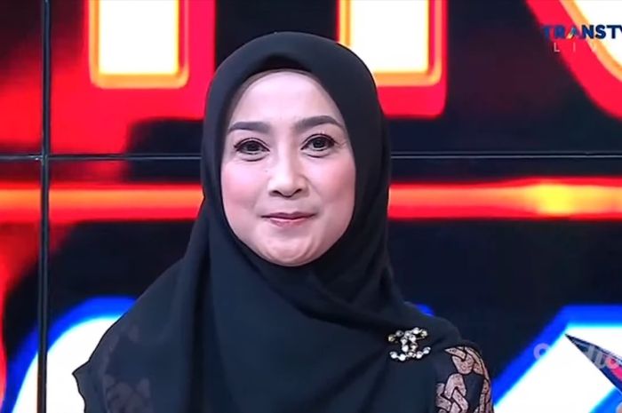 Bukan Selebriti Terkenal, Sosok Mantan Suami Pertama Desy Ratnasari