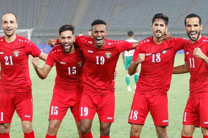 Para pemain Timnas Yordania merayakan gol ke gawang Timnas Indonesia pada matchday kedua Grup A Kualifikasi Piala Asia 2023.