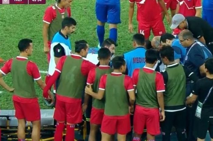 Pelatih kepala timnas Nepal, Abdullah Almutairi terkena serangan jantung.