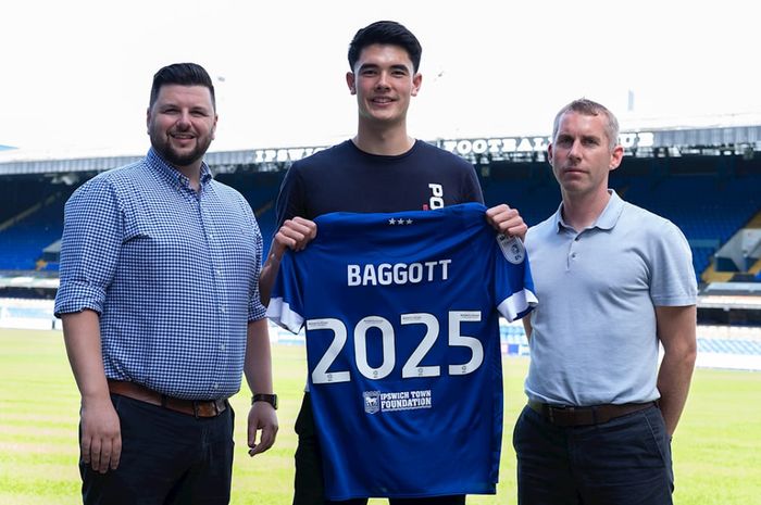 Bek timnas Indonesia Elkan Baggott perpanjang kontrak di Ipswich Town.